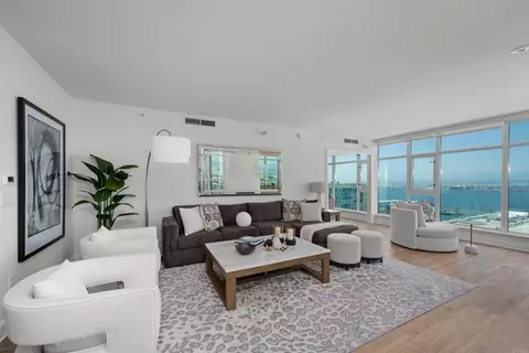 1205 Pacific Hwy #1801, San Diego, CA 92101