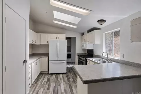 Kitchen - 1020 Silverbrook Dr, El Cajon, CA 92019 photo 2 of 2