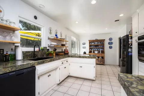Kitchen - 10071 Resmar Pl, La Mesa, CA 91941 photo 3 of 4