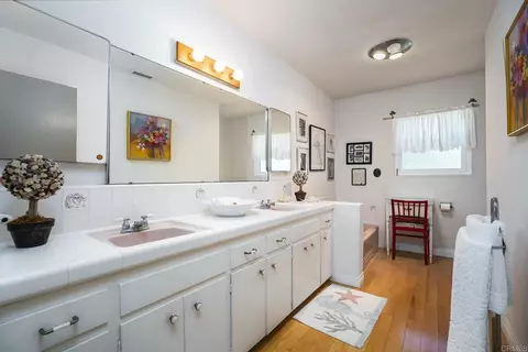 Bath - 10071 Resmar Pl, La Mesa, CA 91941 photo 2 of 4