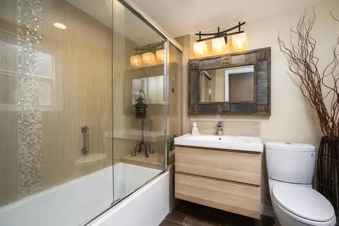 Bath - 10071 Resmar Pl, La Mesa, CA 91941 photo 4 of 4