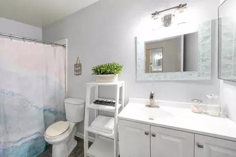 Bath - 15737 Davis Cup Ln, Ramona, CA 92065 photo 1 of 3