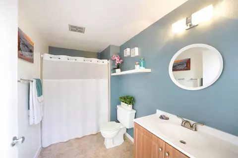Bath - 15737 Davis Cup Ln, Ramona, CA 92065 photo 3 of 3