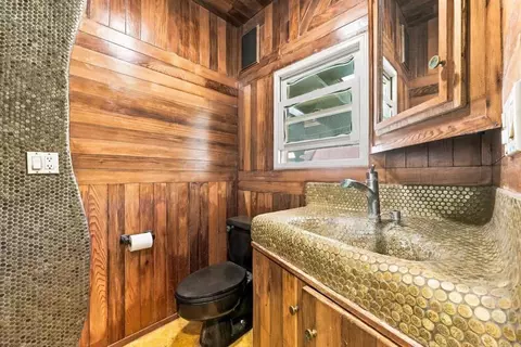 Bath - 848 Olive Ave, Coronado, CA 92118 photo 1 of 4