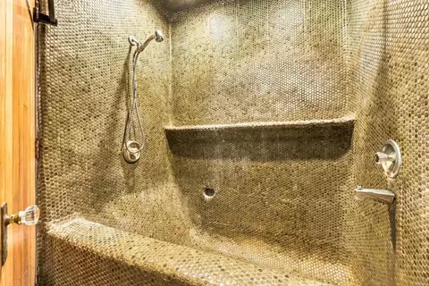 Bath - 848 Olive Ave, Coronado, CA 92118 photo 2 of 4