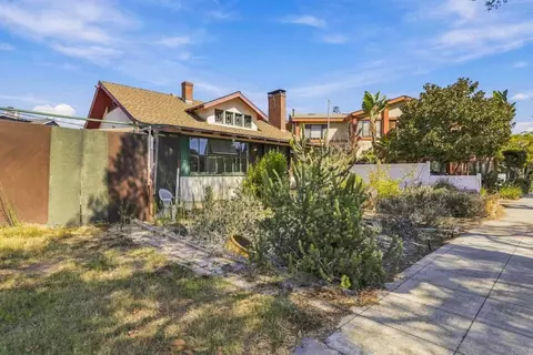 Exterior - 848 Olive Ave, Coronado, CA 92118 photo 4 of 12