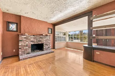 Living - 848 Olive Ave, Coronado, CA 92118 photo 4 of 7