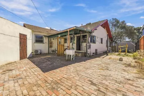 Exterior - 848 Olive Ave, Coronado, CA 92118 photo 6 of 12