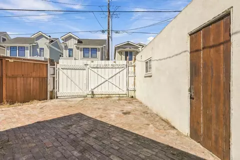 Exterior - 848 Olive Ave, Coronado, CA 92118 photo 7 of 12