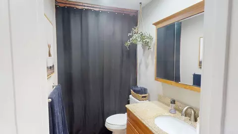 Bath - 11249 Valle Vista Rd, Lakeside, CA 92040 photo 2 of 2