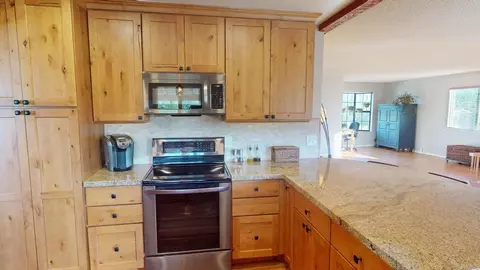 Kitchen - 11249 Valle Vista Rd, Lakeside, CA 92040 photo 2 of 2