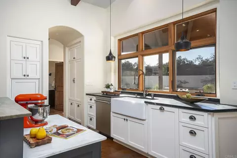 Kitchen - 18575 Wild Horse Crk, Poway, CA 92064 photo 7 of 9