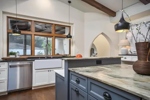Kitchen - 18575 Wild Horse Crk, Poway, CA 92064 photo 6 of 9