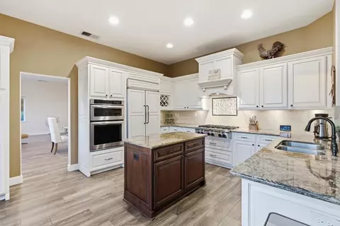 Kitchen - 2167 Collomia, Alpine, CA 91901 photo 3 of 4
