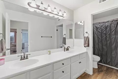 Bath - 2167 Collomia, Alpine, CA 91901 photo 4 of 5