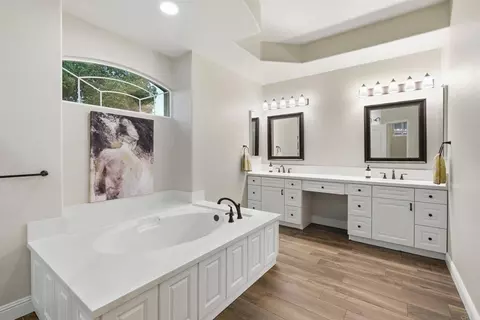 Bath - 2167 Collomia, Alpine, CA 91901 photo 2 of 5