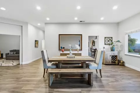 Dining - 2167 Collomia, Alpine, CA 91901 photo 2 of 4