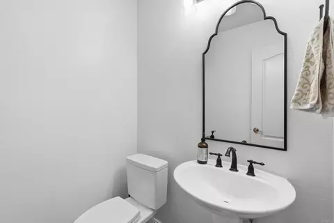 Bath - 2167 Collomia, Alpine, CA 91901 photo 3 of 5
