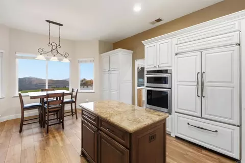 Kitchen - 2167 Collomia, Alpine, CA 91901 photo 4 of 4