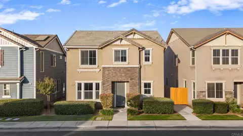 4428 W Pinsapo Dr, Fresno, CA 93722