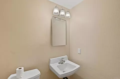 Bath - 906 N Fig St #E, Escondido, CA 92026 photo 1 of 3
