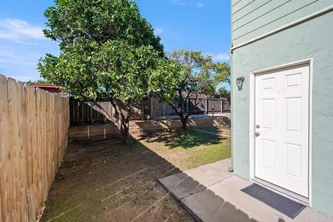 Exterior - 305 E Oxford St, Chula Vista, CA 91911 photo 7 of 10