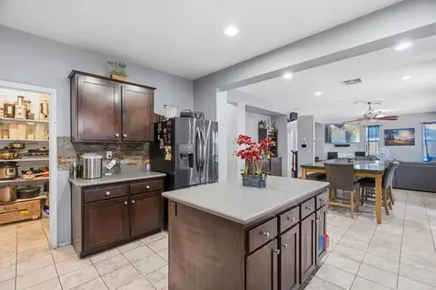 Kitchen - 978 Cornflower Dr, Hemet, CA 92545 photo 2 of 4