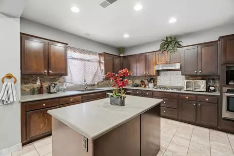 Kitchen - 978 Cornflower Dr, Hemet, CA 92545 photo 1 of 4