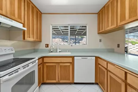 Kitchen - 8560 Winter Gardens Blvd, Lakeside, CA 92040 photo 1 of 2