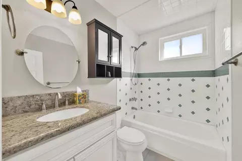 Bath - 10432 Timberlane Way, Santee, CA 92071 photo 3 of 4