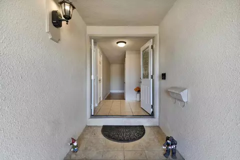 Entry Way - 10432 Timberlane Way, Santee, CA 92071 photo 2 of 10