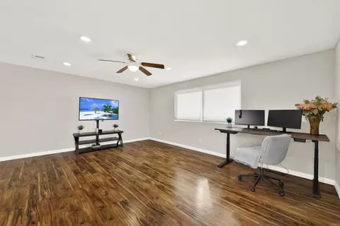 Living - 10432 Timberlane Way, Santee, CA 92071 photo 7 of 10