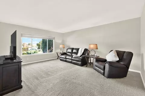 Living - 10432 Timberlane Way, Santee, CA 92071 photo 2 of 10