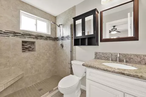 Bath - 10432 Timberlane Way, Santee, CA 92071 photo 1 of 4