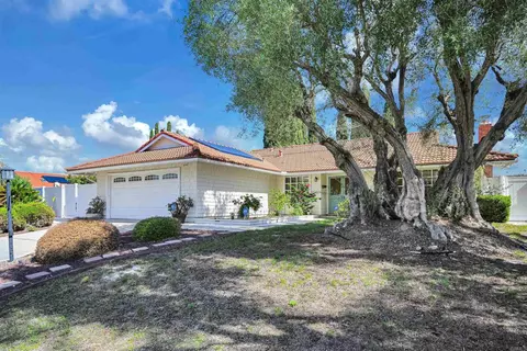 17395 Frondoso Dr, San Diego, CA 92128
