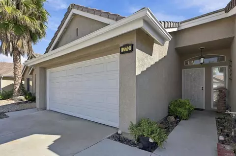 Exterior - 770 Augusta St, Hemet, CA 92545 photo 4 of 11