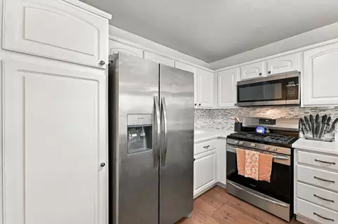 Kitchen - 770 Augusta St, Hemet, CA 92545 photo 2 of 4