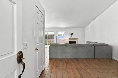Entry Way - 770 Augusta St, Hemet, CA 92545 photo 1 of 5