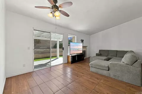 Living - 770 Augusta St, Hemet, CA 92545 photo 4 of 5