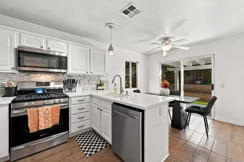 Kitchen - 770 Augusta St, Hemet, CA 92545 photo 3 of 4