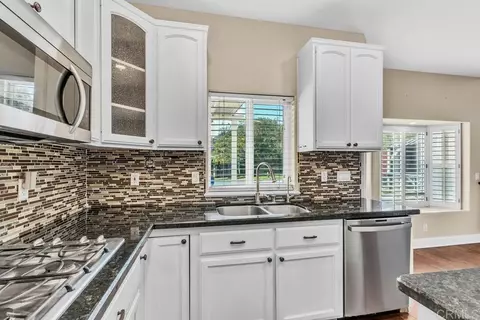 Kitchen - 1394 Willson Rd, El Cajon, CA 92021 photo 6 of 8