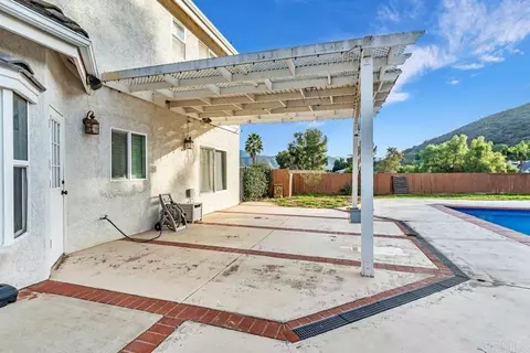 Exterior - 1394 Willson Rd, El Cajon, CA 92021 photo 10 of 17