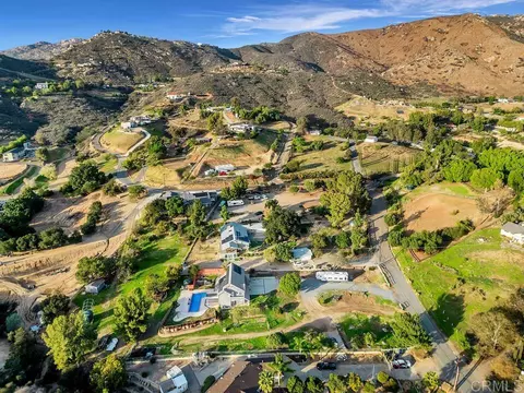 View/Area - 1394 Willson Rd, El Cajon, CA 92021 photo 10 of 15