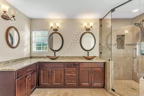 Bath - 1394 Willson Rd, El Cajon, CA 92021 photo 3 of 4