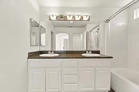 Bath - 8772 Glen Vista Way, Santee, CA 92071 photo 3 of 4