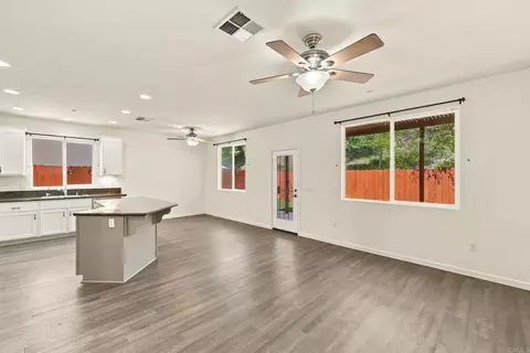 Living - 8772 Glen Vista Way, Santee, CA 92071 photo 2 of 3
