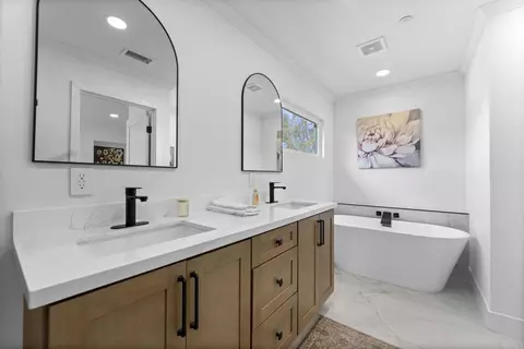 Bath - 16021 Pomerado Rd, Poway, CA 92064 photo 3 of 12