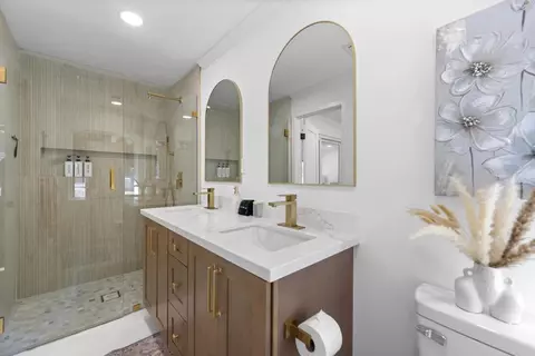 Bath - 16021 Pomerado Rd, Poway, CA 92064 photo 11 of 12