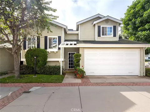 740 Meyer Ln #15, Redondo Beach, CA 90278