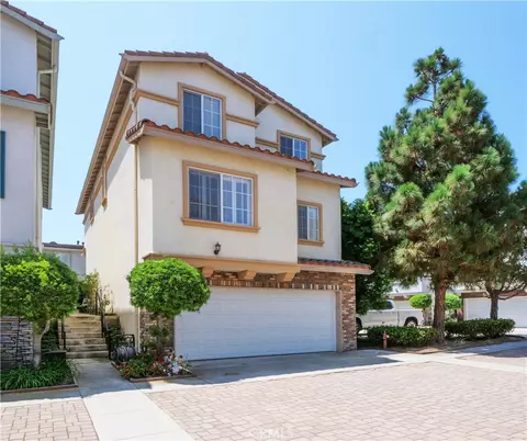 700 Meyer Ln #5, Redondo Beach, CA 90278